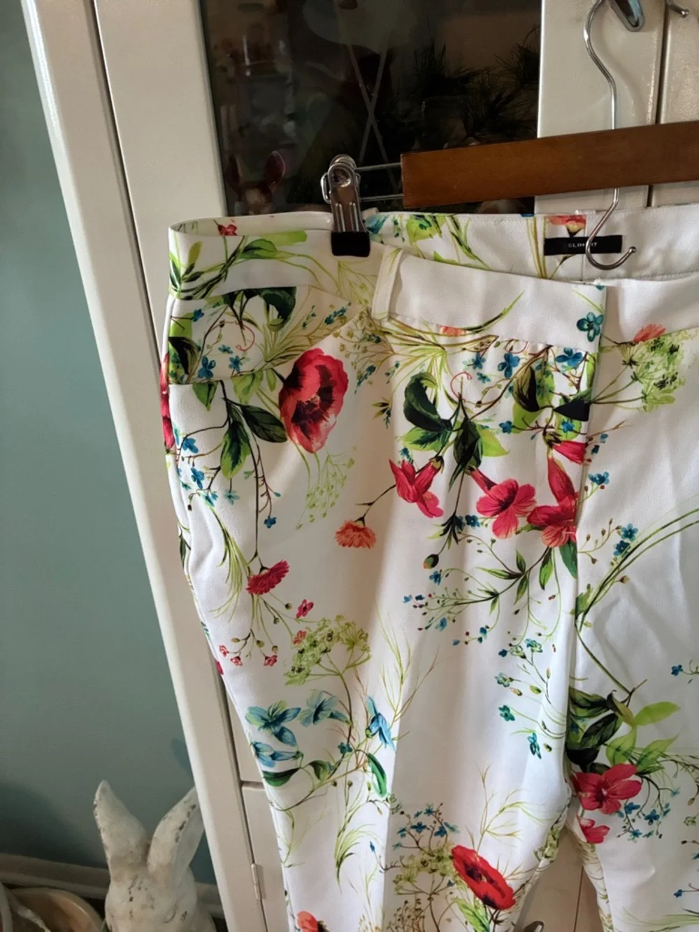 Worthington sz 18 Slim Fit White Floral Ankle Cropped Pants NWT - Picture 2 of 9